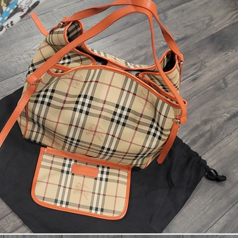 Authentic Burberry gm size handbag -